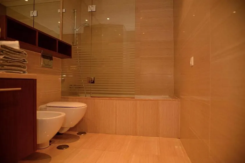 Luxury Home Lisboa Laranjeiras 0*, Lisbona
